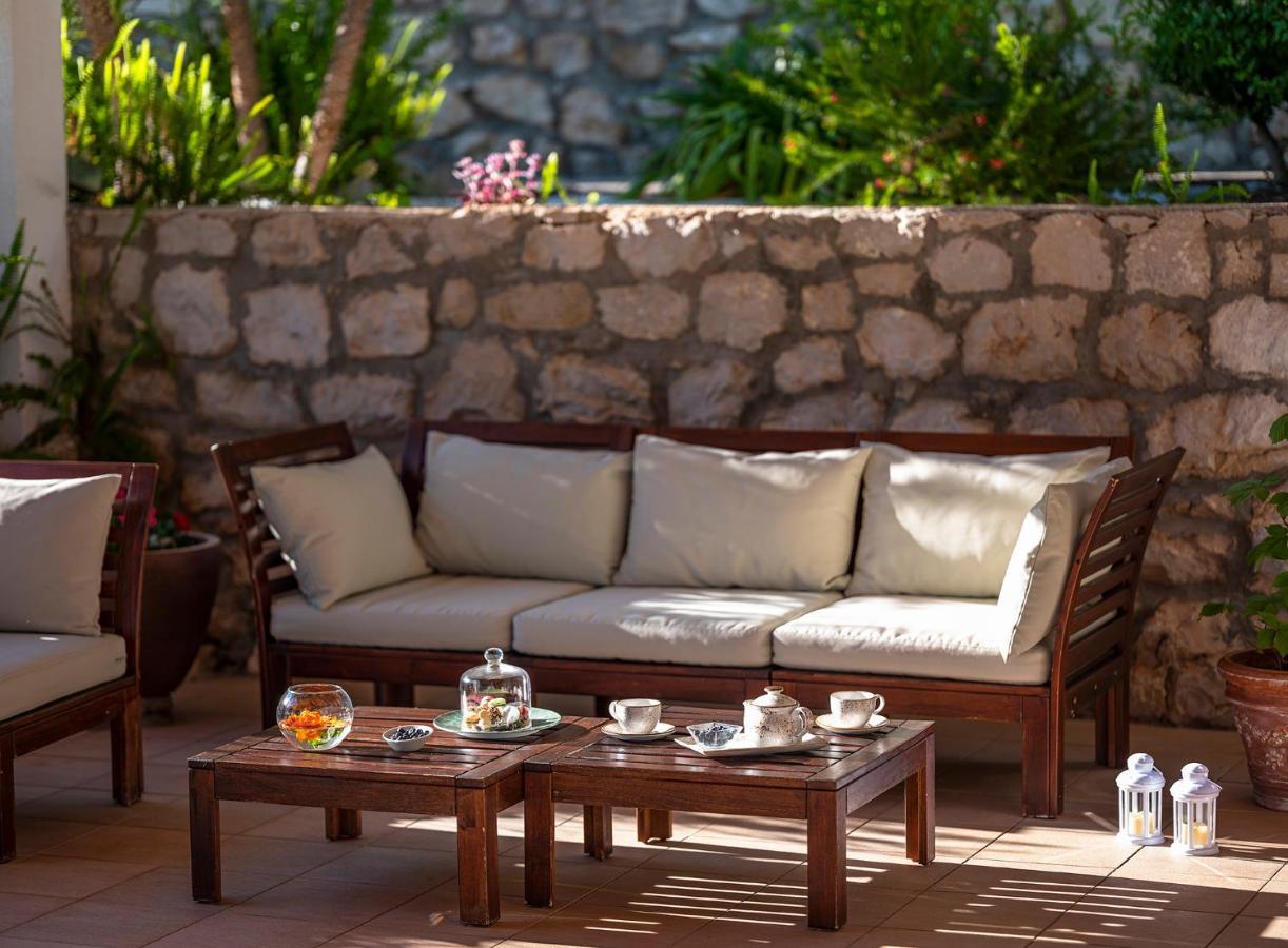 Sun Gardens Dubrovnik Hotel Exterior photo A typical patio